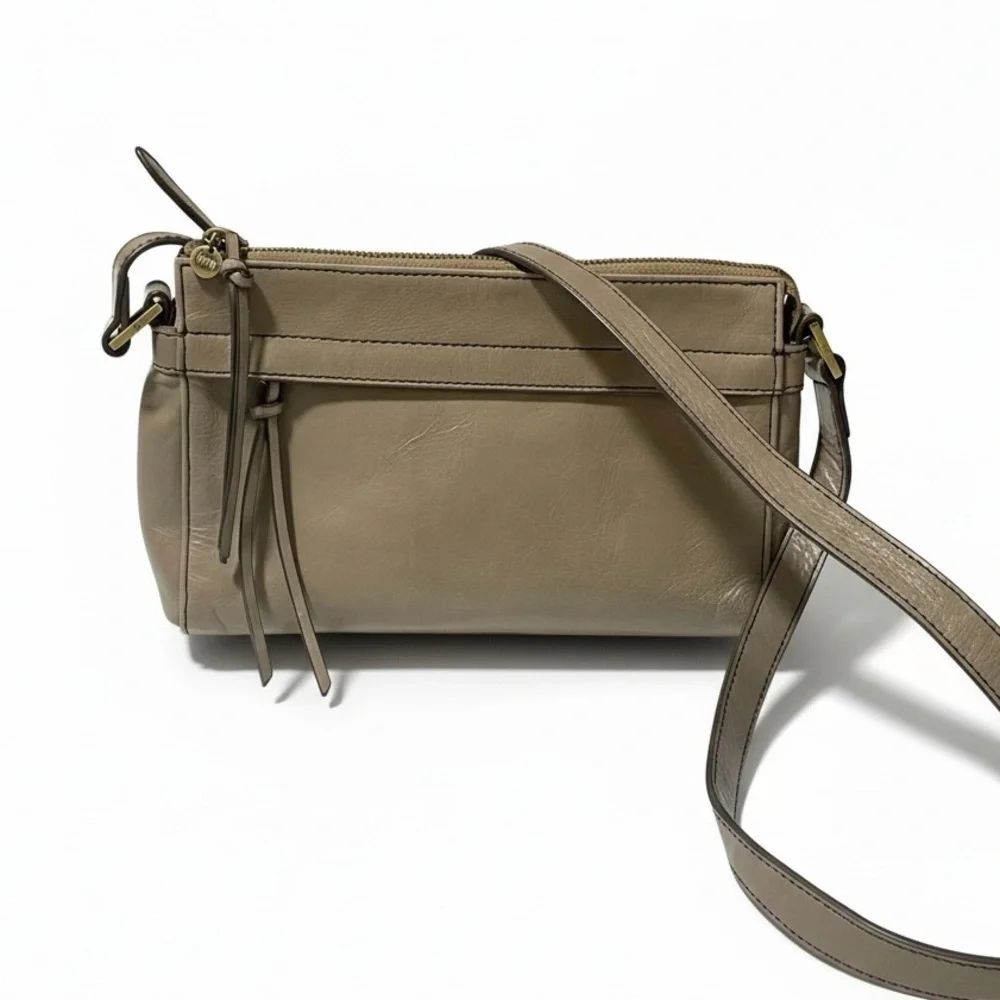 Hobo International Leather Purse Crossbody Bag Taupe Adjustable Strap Zipper Top